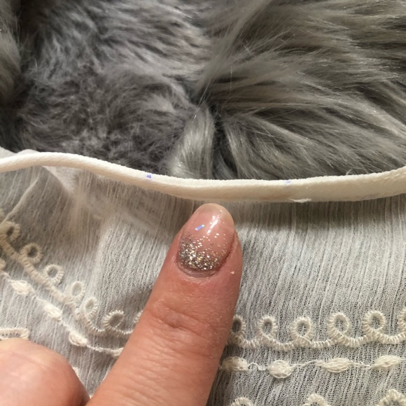 { Lucky Brand } Ivory Embroidered Short Sleeve Top - Picture 6 of 7